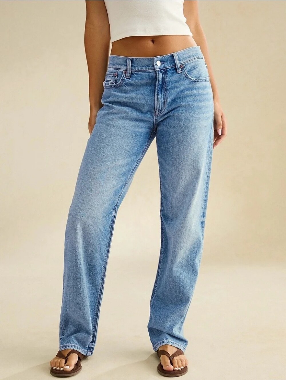 American Eagle Low-Rise Baggy Straight Jean in Medium Wash Size 20 Regular